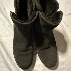 Authentic UGG short black shearling boots size 7